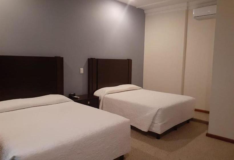 Отель Candelero