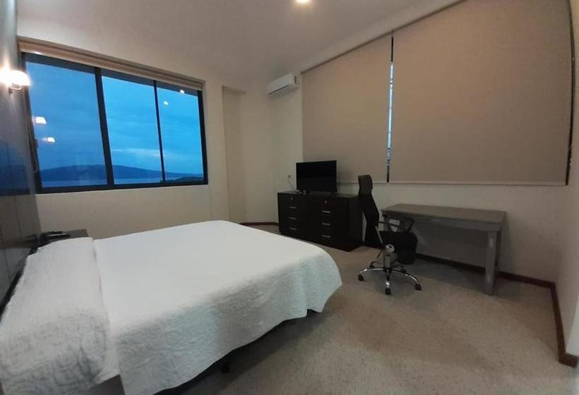 Отель Candelero