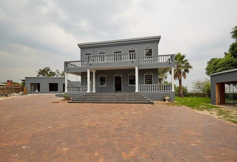 Отель Daze House