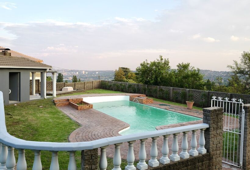 Отель Daze House