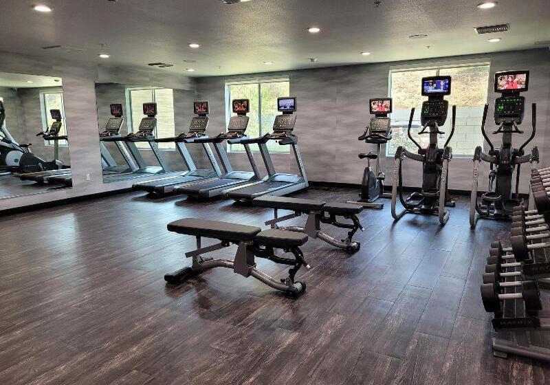 בית מלון כפרי Fairfield Inn & Suites By Marriott Moorpark Ventura County