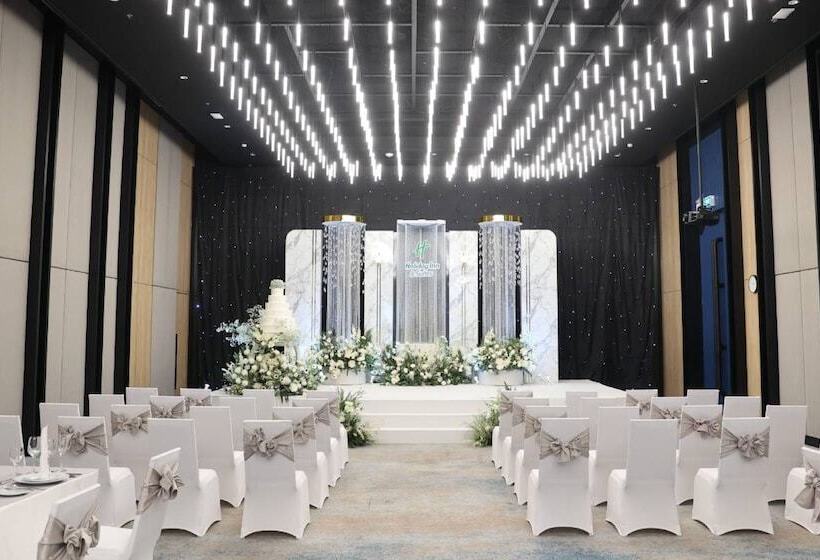 酒店 Holiday Inn & Suites Siracha Laemchabang, An Ihg