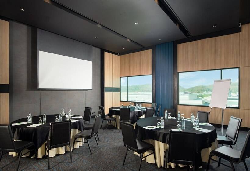 酒店 Holiday Inn & Suites Siracha Laemchabang, An Ihg