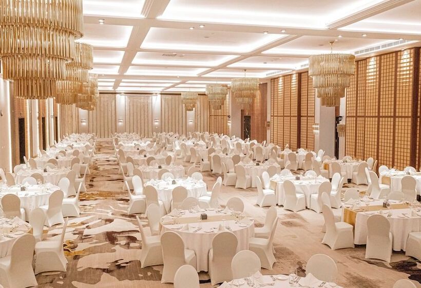 فندق Johari Rotana