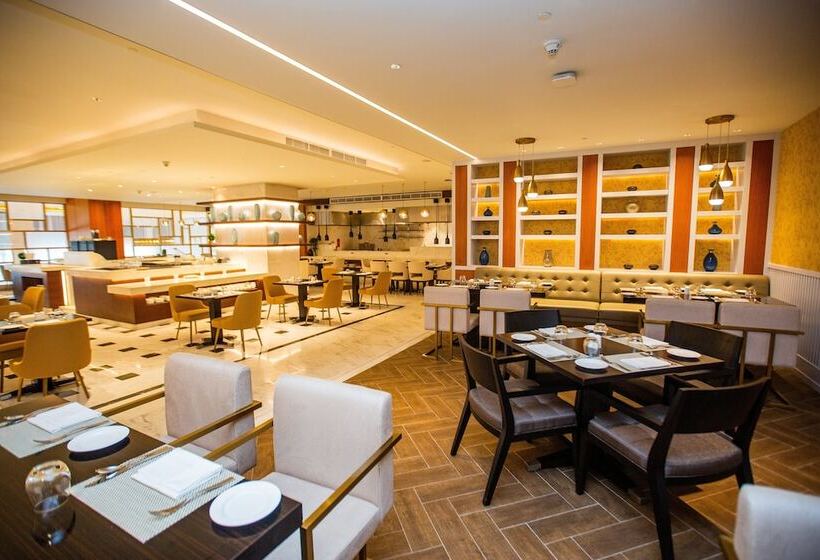 فندق Johari Rotana