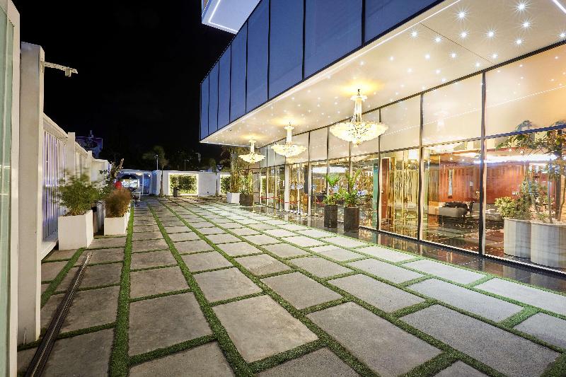 Number One Oxford Street Hotel & Suites