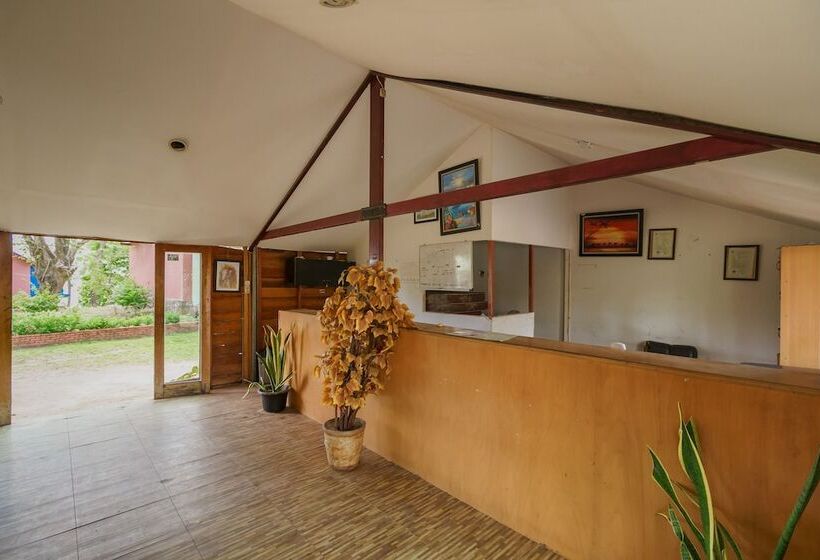 ホテル Reddoorz Syariah @ Sumur Tiga Beach Sabang