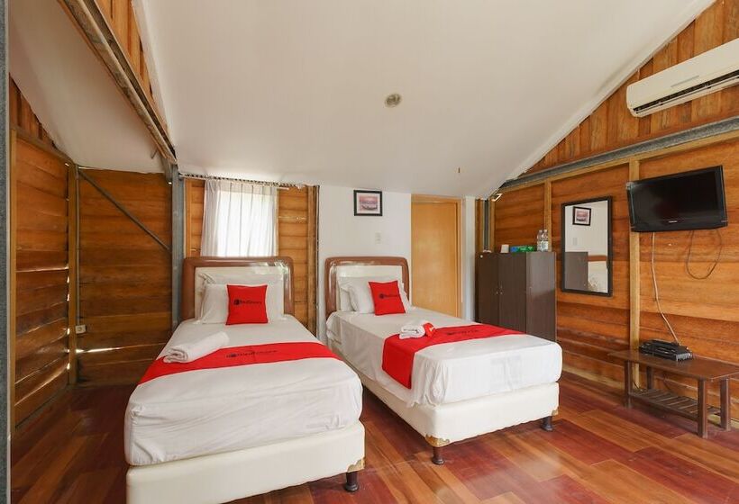 ホテル Reddoorz Syariah @ Sumur Tiga Beach Sabang