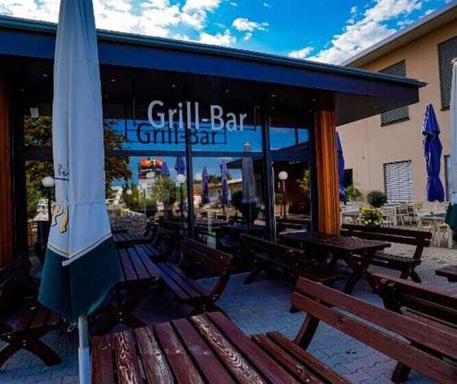 Отель Viktorosa