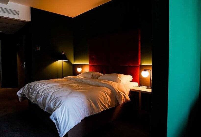 Отель Viktorosa