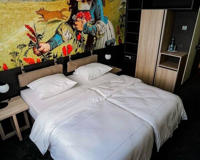 Отель Viktorosa