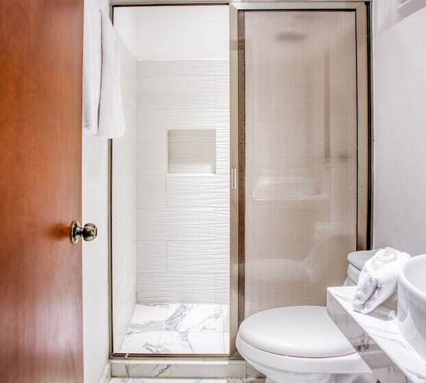 Capital O Hotel Yukon