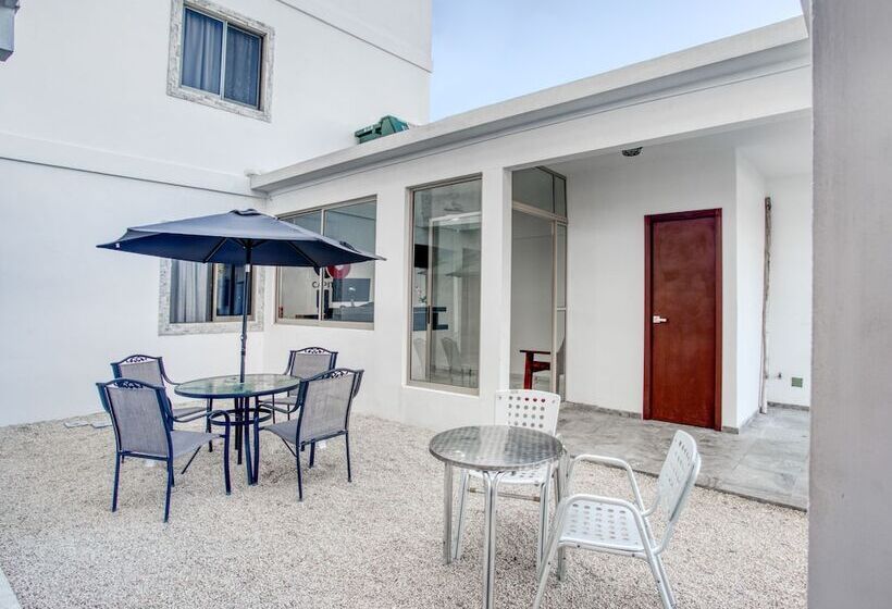 Capital O Hotel Yukon