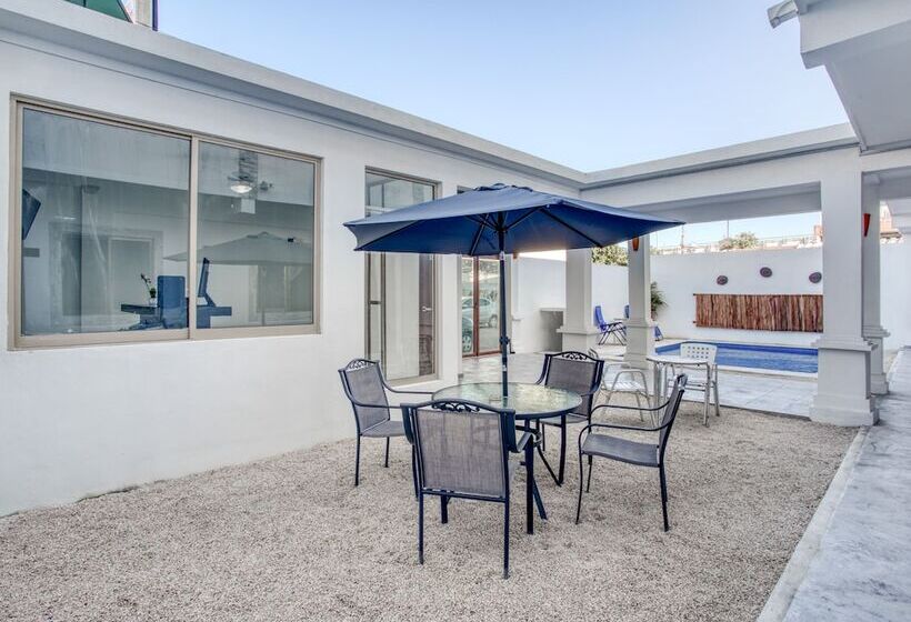 Capital O Hotel Yukon