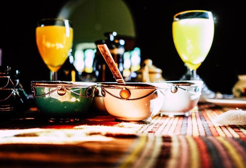 모텔 Riad Caravasar