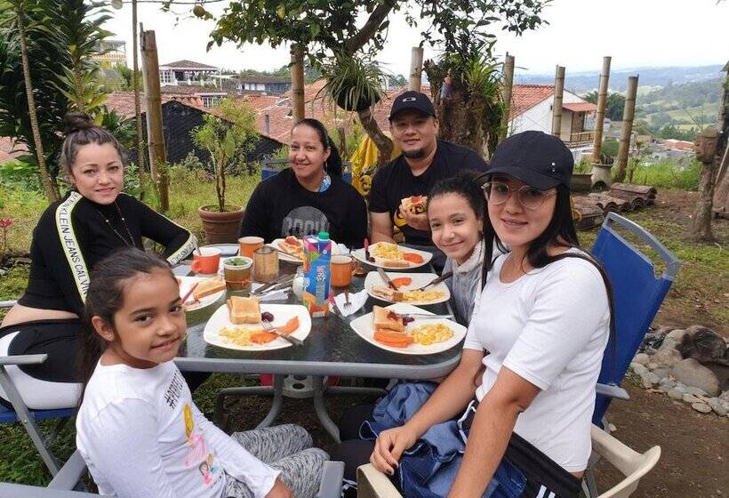 پانسیون Hostal Bremen