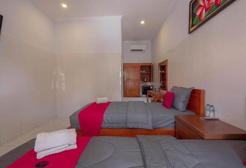 פנסיון Reddoorz Plus @ Singaraja