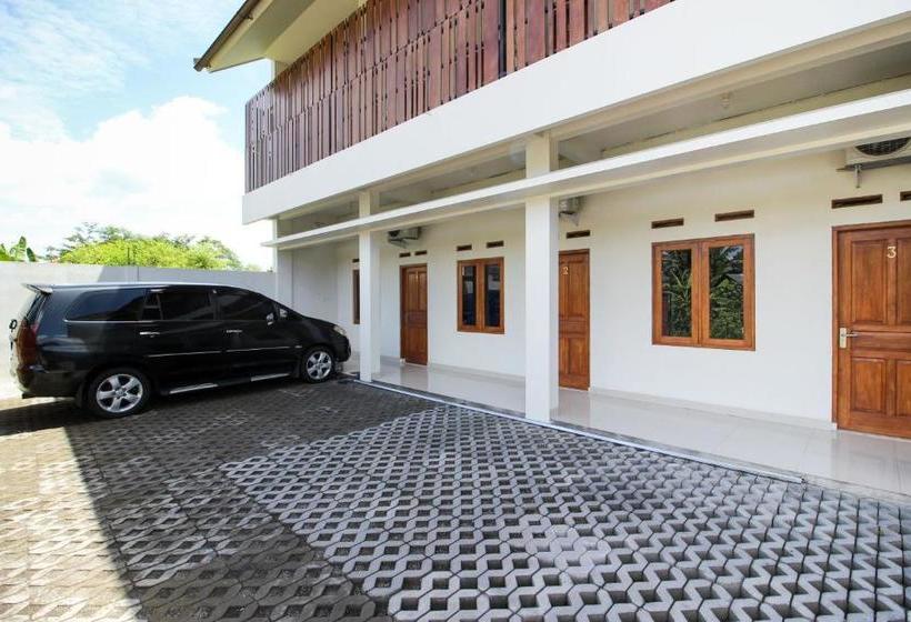 Пансион Griya Izzara Guest House Syariah