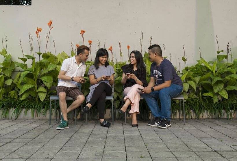 Reddoorz Hostel @ Feliz Noche Cengkareng