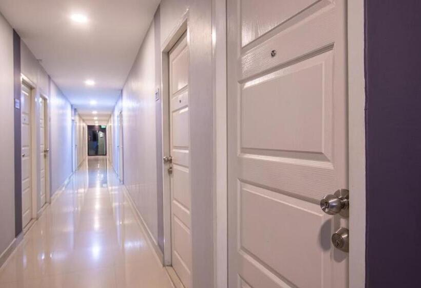 Salinsiri At Lat Krabang