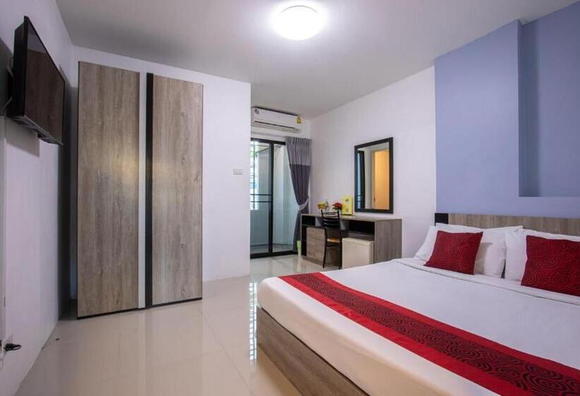 Salinsiri At Lat Krabang