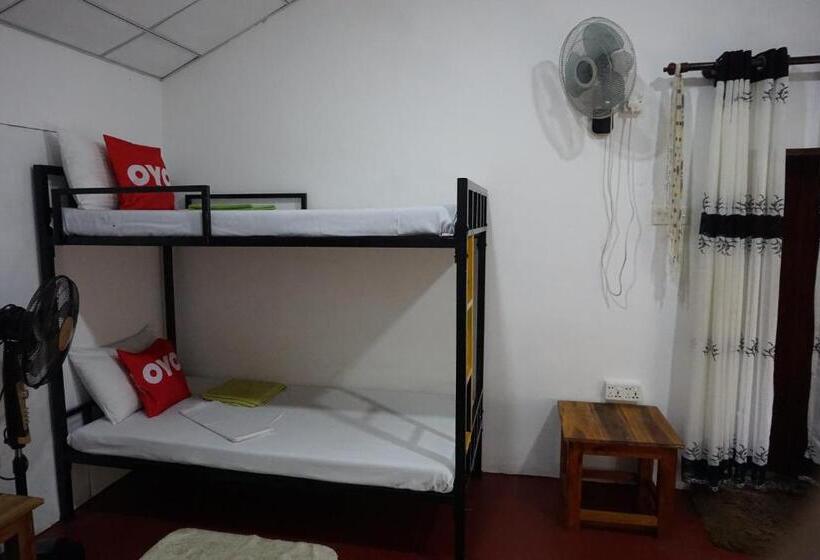 Another World Hostel Sigiriya