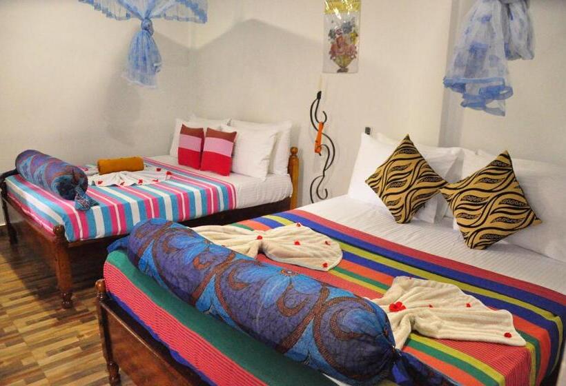 Another World Hostel Sigiriya