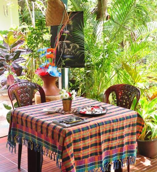 Another World Hostel Sigiriya