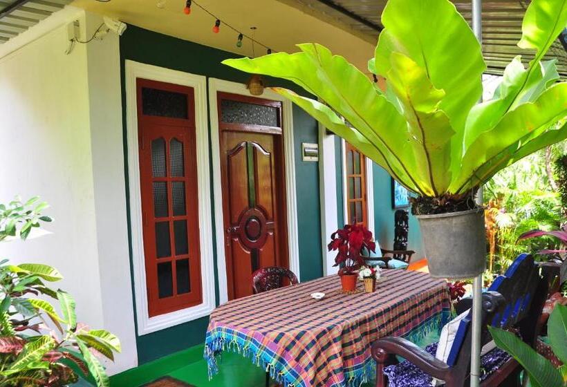 Another World Hostel Sigiriya