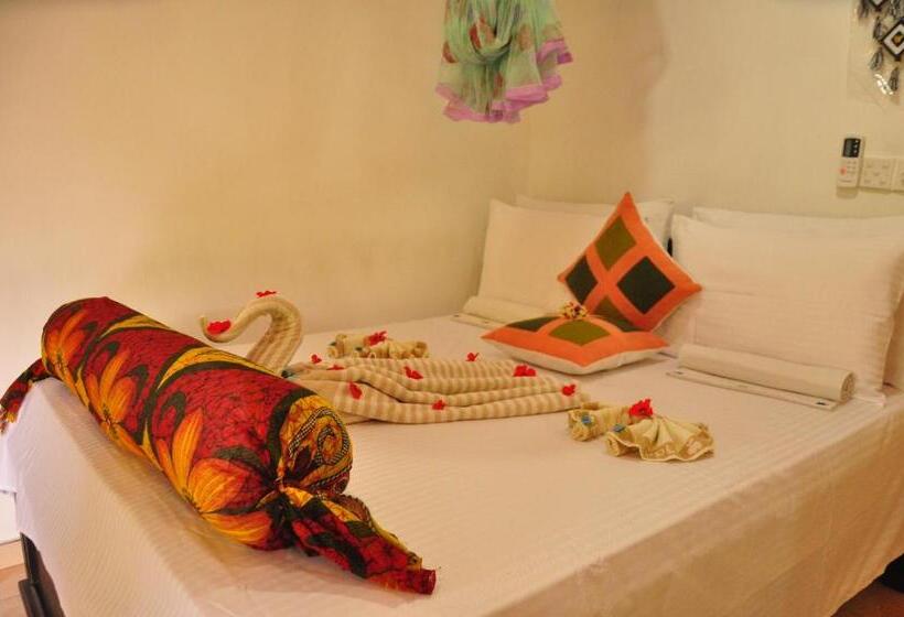 Another World Hostel Sigiriya