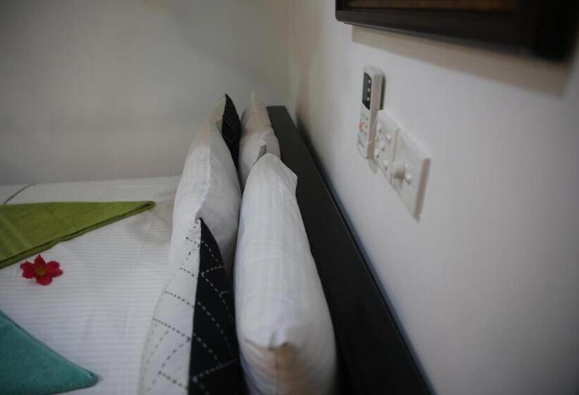 Another World Hostel Sigiriya