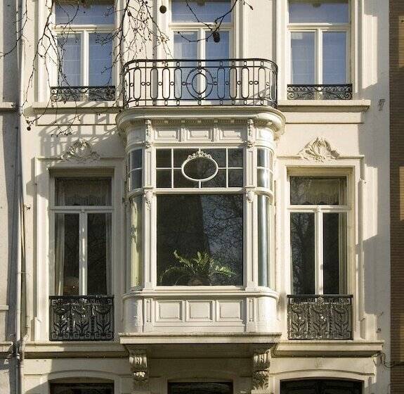 مبيت وإفطار Boulevard Leopold Rooms & Suites