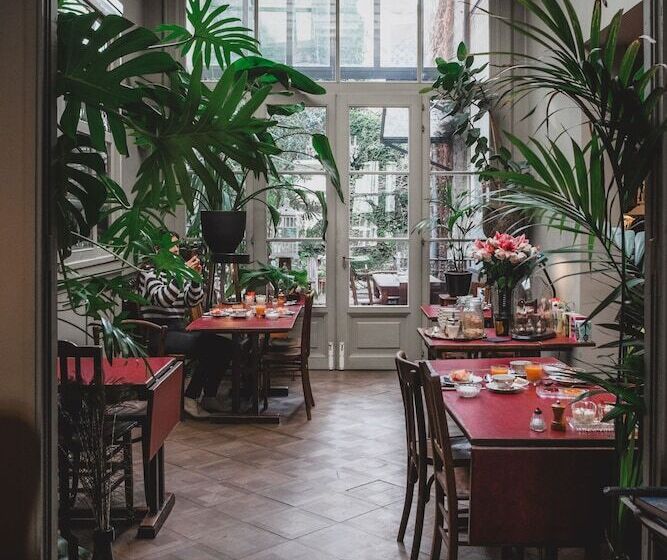 مبيت وإفطار Boulevard Leopold Rooms & Suites