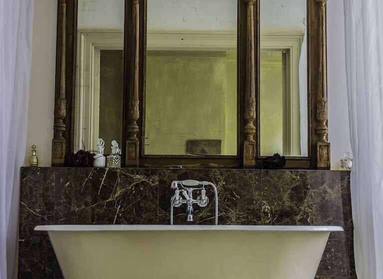 مبيت وإفطار Boulevard Leopold Rooms & Suites