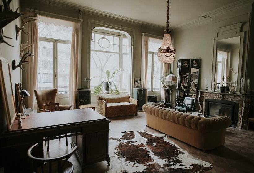 مبيت وإفطار Boulevard Leopold Rooms & Suites