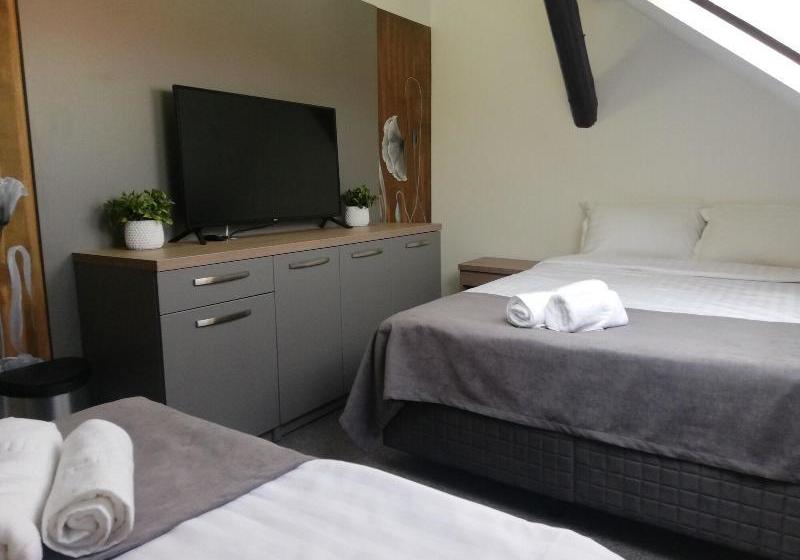 민박 Family Fewo Sibiu