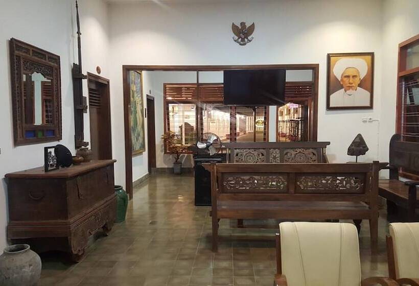 민박 Sultan Guest House & Resto Tulungagung