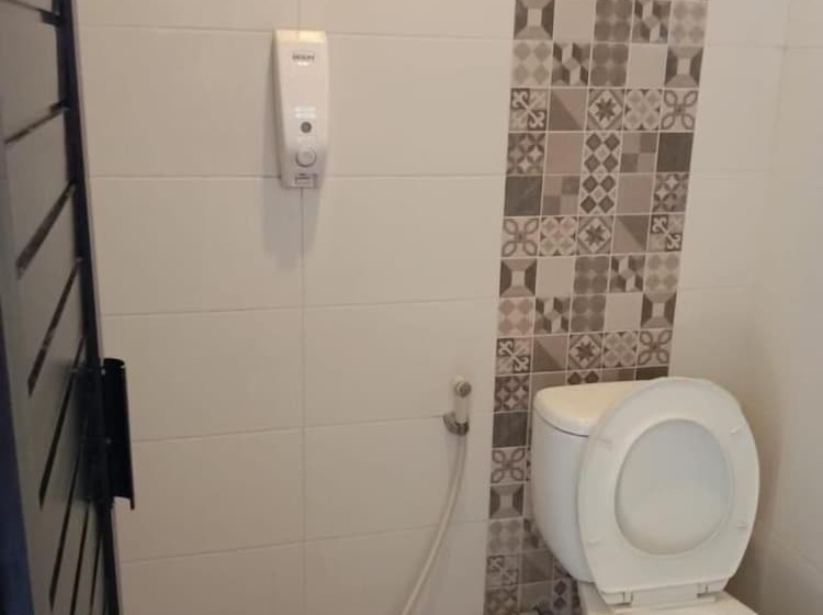 مبيت وإفطار Sultan Guest House & Resto Tulungagung