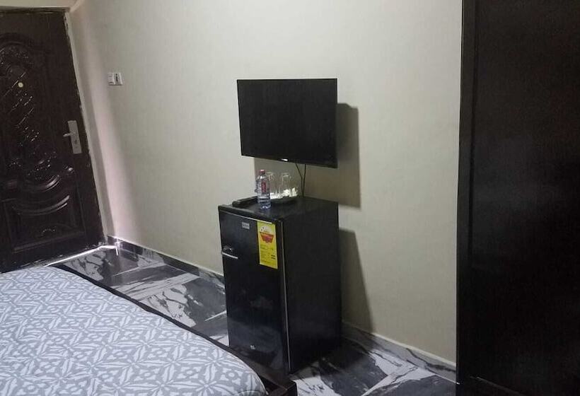 Bright Hotel & Suites