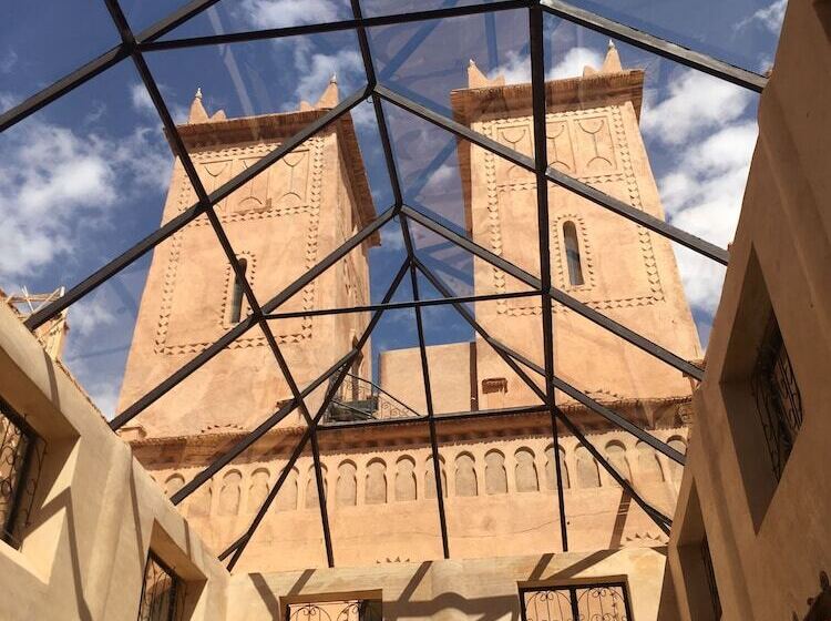 مسافرخانه Kasbah Titrit