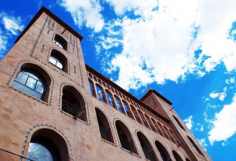 مسافرخانه Kasbah Titrit