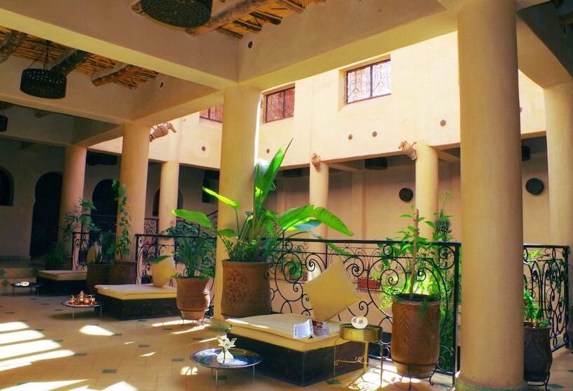 مسافرخانه Kasbah Titrit