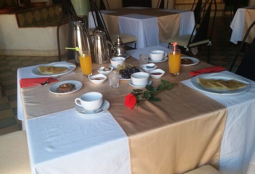 مسافرخانه Kasbah Titrit