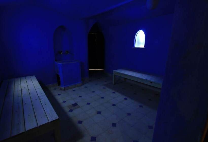 مسافرخانه Kasbah Titrit