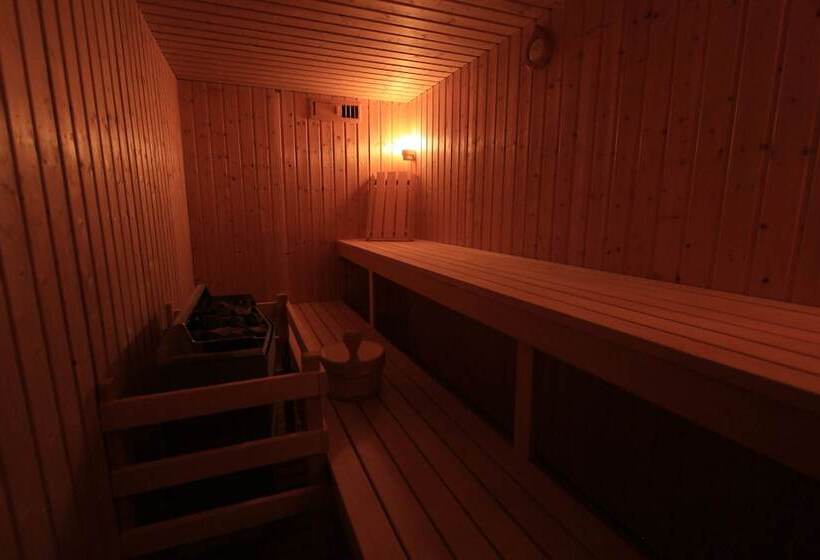 مسافرخانه Kasbah Titrit