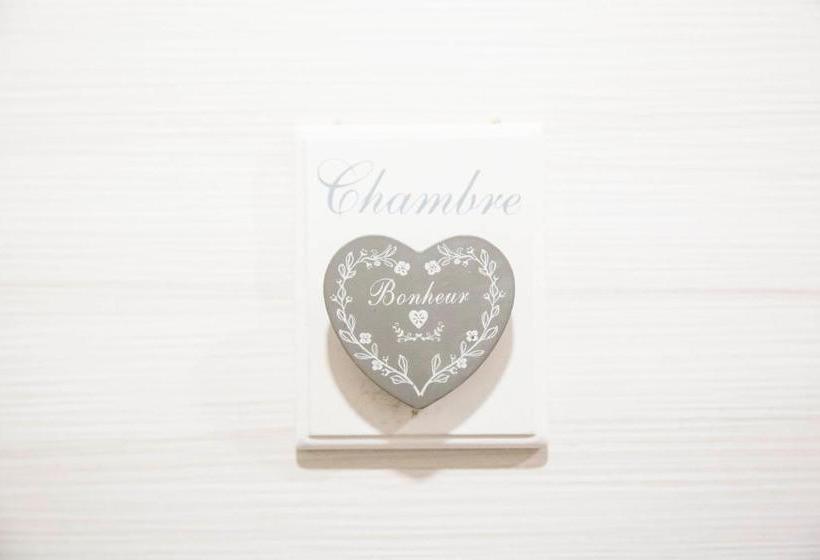 פונדק Vatican Suite 383