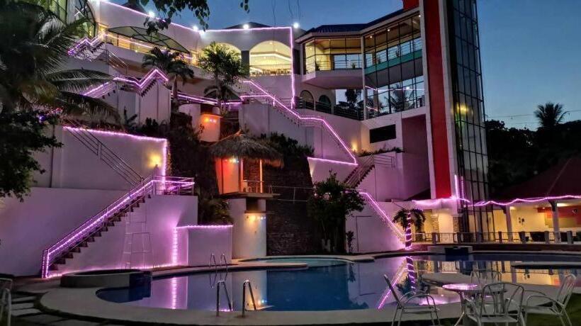 هتل Bohol Plaza Mountain Resort And Restaurant