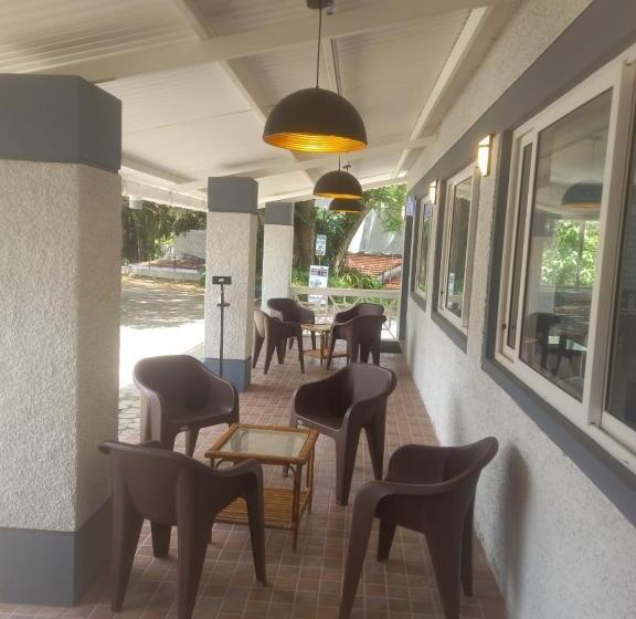 Отель Bruton Resorts