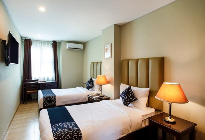 בית מלון כפרי Capital O 461 Asrodel