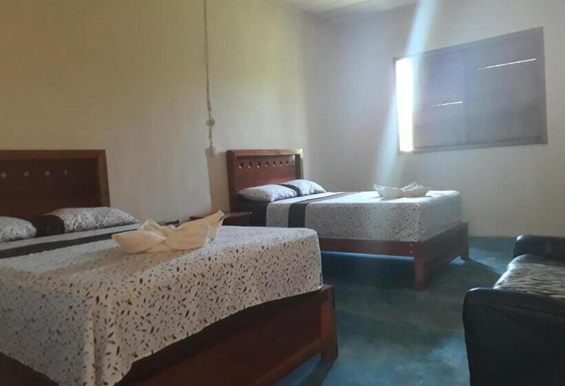 בית מלון כפרי Centro Ecoturistico Rio Chuc Tej